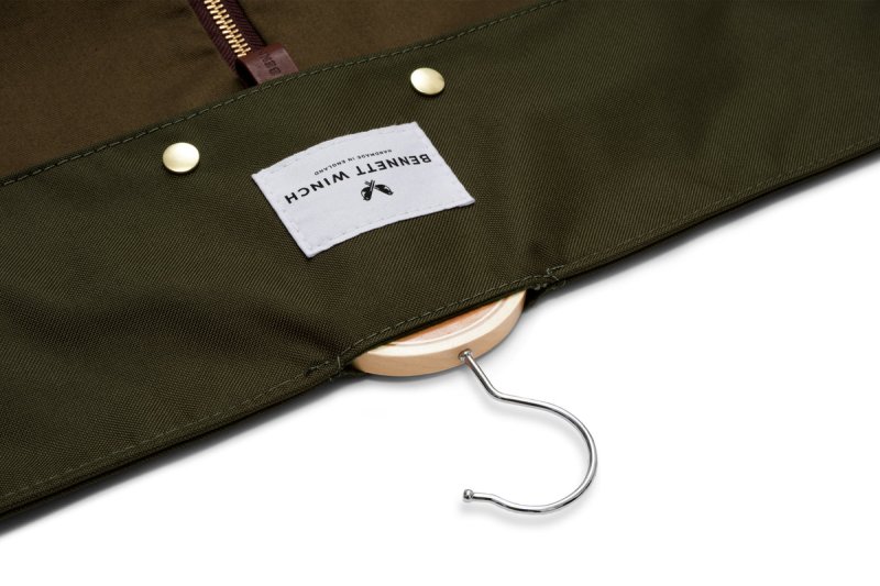 BENNETT WINCH TRIFOLD, OLIVE