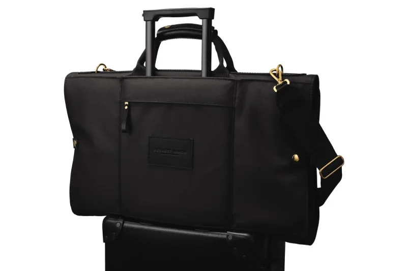 BENNETT WINCH TRIFOLD, BLACK