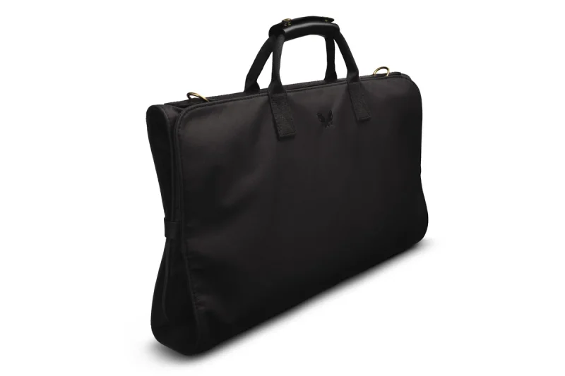 BENNETT WINCH TRIFOLD, BLACK