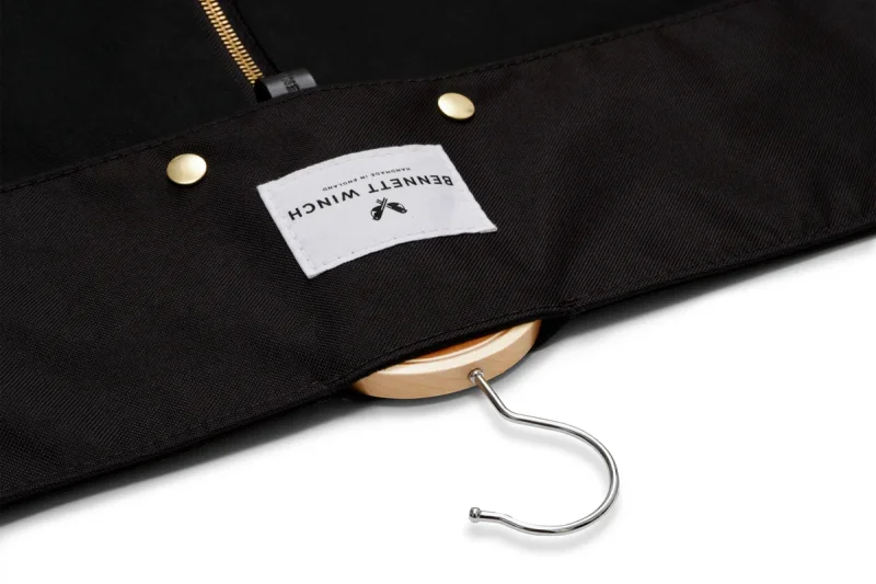 BENNETT WINCH TRIFOLD, BLACK