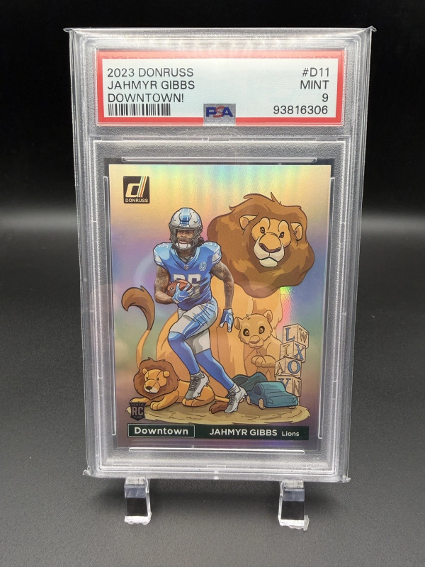 DONRUSS - DOWNTOWN! JAHMYR GIBBS #D-11 (RC) 2023