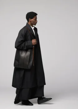 IM MEN / ISSEY MIYAKE LEATHER PLEATS Shoulder Bag