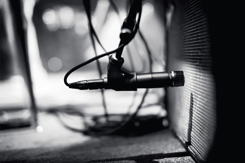 SHURE SM57 PRO XLR DYNAMIC MICROPHONE FOR INSTRUMENTS PROFESSIONAL AUDIO RECORDING MIC