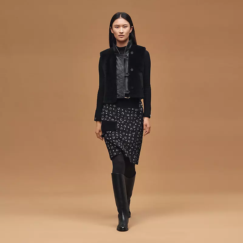 HERMES SLEEVELESS SHORT VEST NOIR