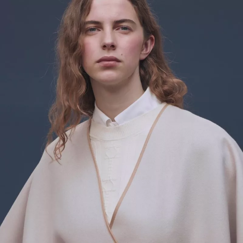 HERMES CASHMERE CAPE WITH BELT AND LEATHER DETAIL BEIGE NATUREL