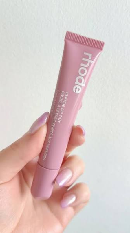 RHODE  PEPTIDE LIP TINT NOURISHING GLAZE COLOR: PRETZEL - SHIMMERY WARM MAUVE + CARAMEL-GLAZED PRETZEL SCENT